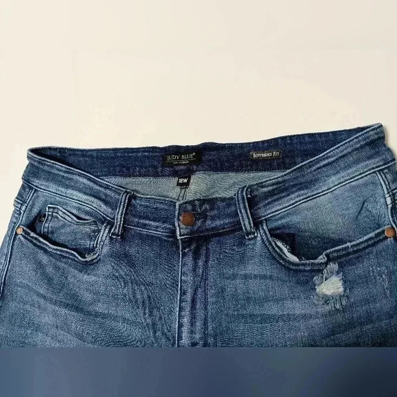 Judy Blue Patch Things Up Boyfriend jeans. Size 18W - Picture 6 of 11